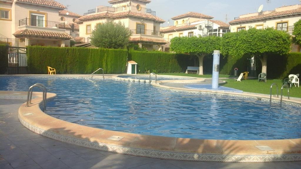Holiday Home Torre De Pisa Torrevieja Luaran gambar